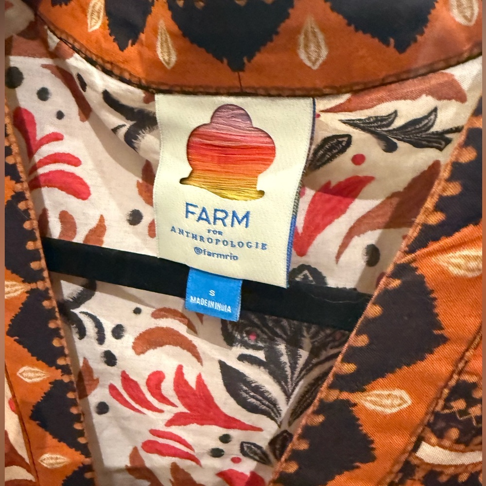 Farm Rio blouse 
Small - Picture 3 of 5